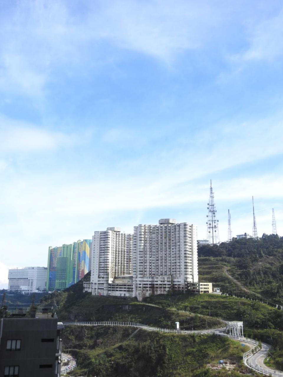Gloria Residences Ion Delemen Гентинг-Хайлендс Экстерьер фото Residential buildings in the district